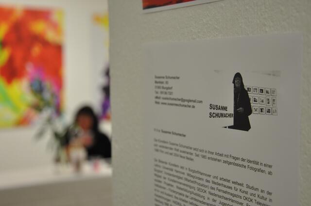 Kunstausstellung INSIDE OUT in Berlin, Tempelhofer Feld, Haus 104.