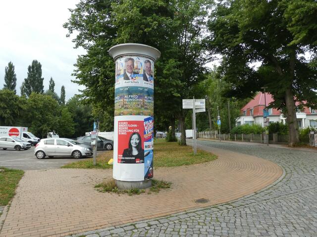 Litfaßsäule als Wahlplakat