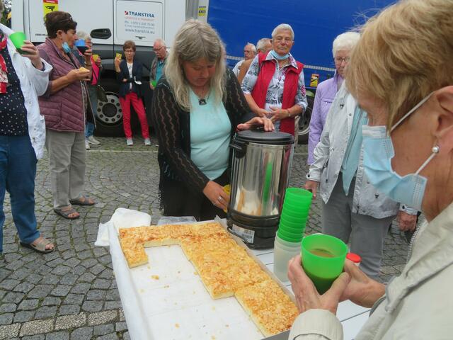 In der Pause gab es Mandel und Zuckerkuchen,einfach lecker.