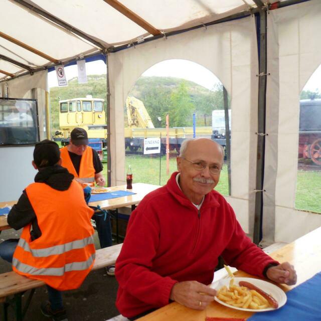 Nach so viel Arbeit muss der Berichterstatter sich erst einmal stärken. Foto: Regina Lingemann