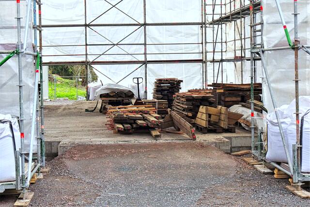 Durchnummerierte Teile der Stabskirche vor dem Zusammenbau 1. Mai 2021