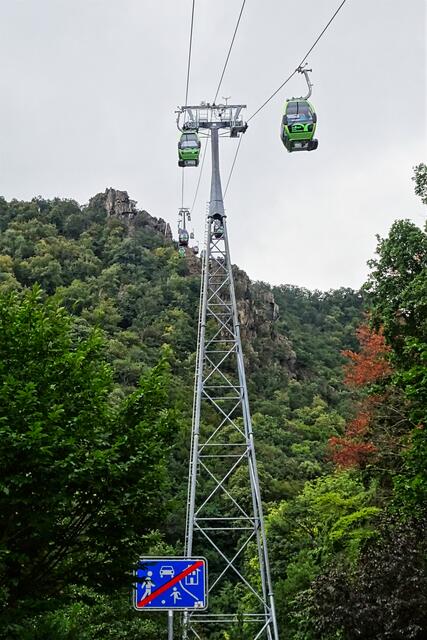 die Gondelbahn führt hinauf zum Hexentanzplatz