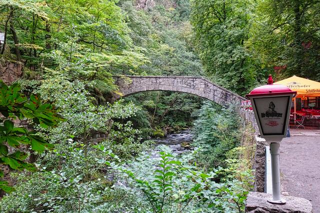 die Jungfernbrücke bei dem Gasthof Königsruh