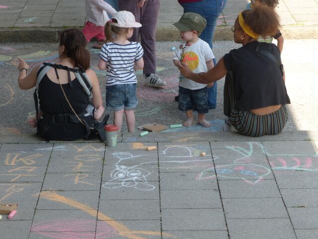 Straßenmalaktionen organisierten wir immer wieder zum Tag der Nachbarn