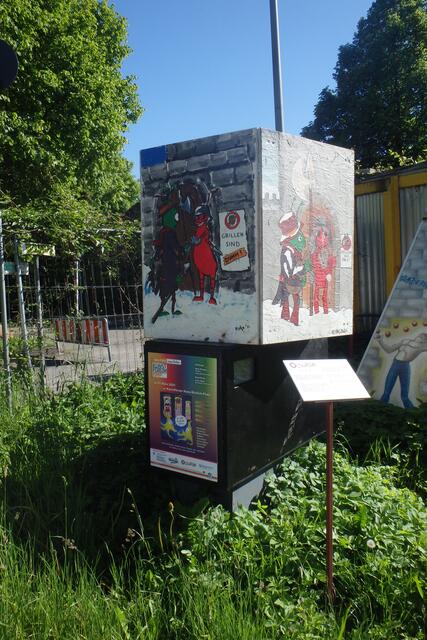 Comicaze e.V. schuf zur internationalen Woche gegen Rassismus  einen Live Comic steht im Skulpturenpark am Halt 58