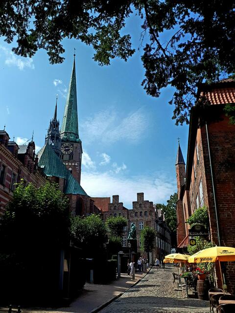 Blickfang mit der Restauration "Kartoffelkeller"