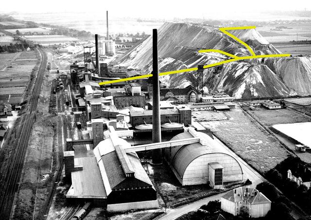 Luftbild des Kaliwerkes Friedrichshall in Sehnde im Jahr 1970.