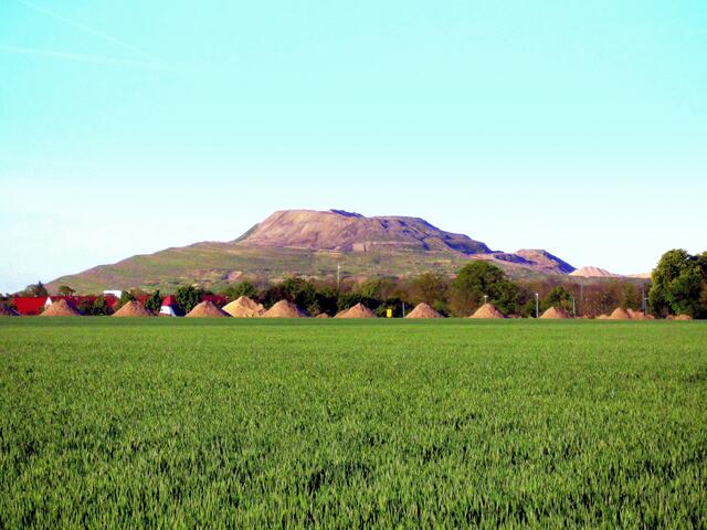 Kalihalde und Neubaugebiet Kleines Öhr im Jahr 2021.