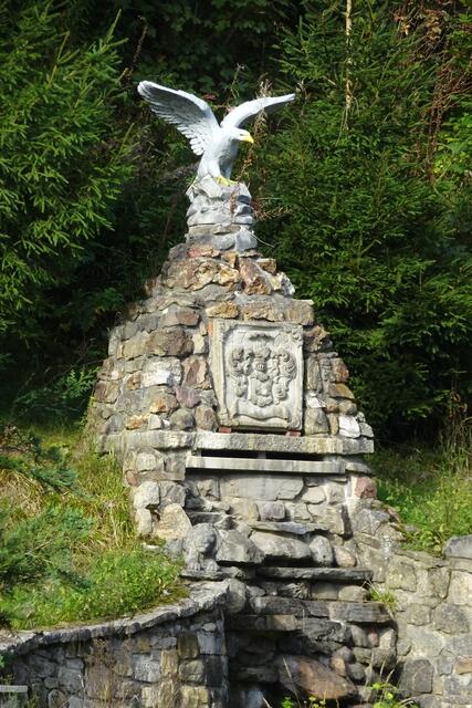 Kunst in Allrode? Im Garten eines Eifamilienhauses in Allrode entdeckt