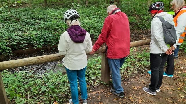 "Teufelsbad" / "Kopperloch": Wer geht da wohl rein? ... Eine Radtour des https://www.ADFC-Langenhagen.de