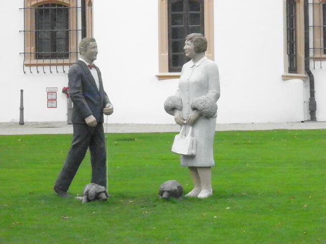 ...ab ins Theater.....