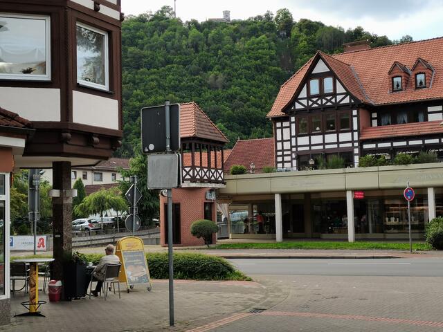 Verkehrsschilder, hier in der Ritscherstr., in direkter Sicht vom Rathaus und des Bürgermeisters!