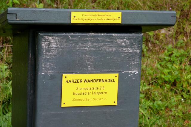 der Stempelkasten der Harzer Wandernadel ist auf der Westseite der Staumauer angebracht (Archivbild)