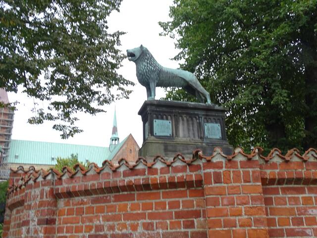 Löwe vor dem Dom in Ratzeburg