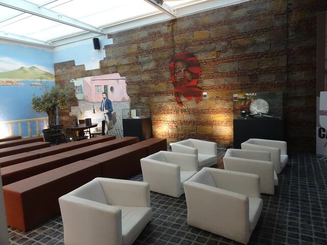 In der Terrazza Napoli - Buds Kino-Lounge des Museums laufen Dokumentarfilme mit und über Carlo Pedersoli sowie Raritäten und kultige Ausschnitte aus den SpencerHill-Spielfilmen.