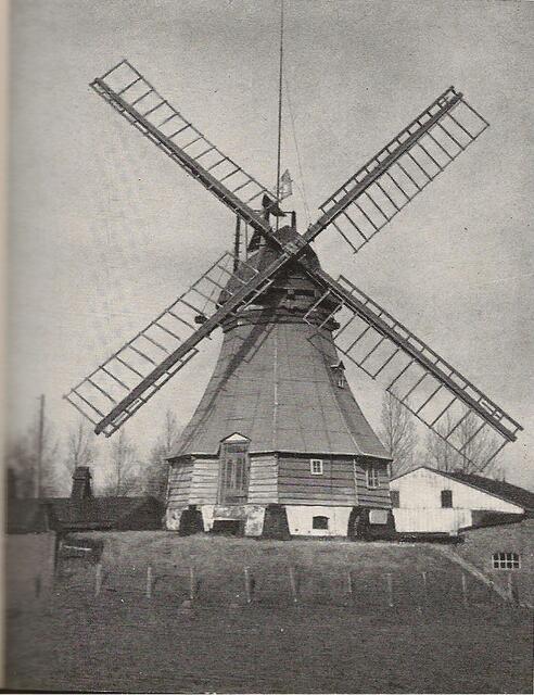 historische Aufnahme der Windmühle Ramhusen. Diese soll demnächst im Freilichtmuseum am Kiekeberg wieder aufgebaut werden