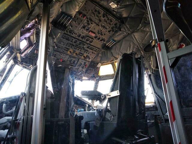 Cockpit der Transall. Die Maschine ist begehbar.