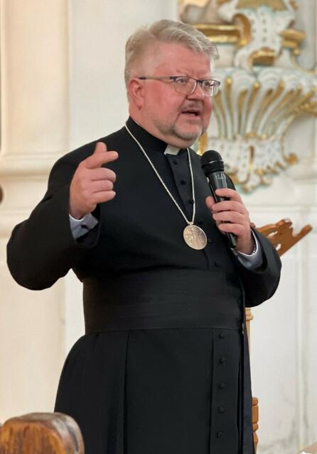 Ansprachen zur Mitgliederversammlung von Wieskurat Florian Geis … | Foto: © Bild: Stefan Brunner CC