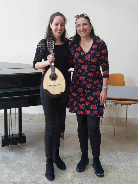 Laura mit ihrer Professorin Caterina Lichtenberg