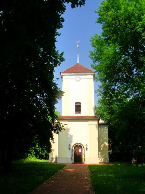 Ev. Dorfkirche Lübars von 1793 auf dem Dorfanger