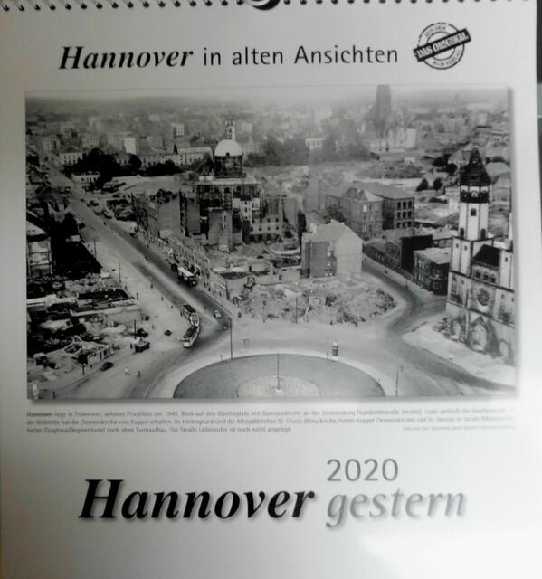 Hannover liegt in Trümmern. Goetheplatz mit Garnisonkirche, Vordergrund rechts, um 1948.