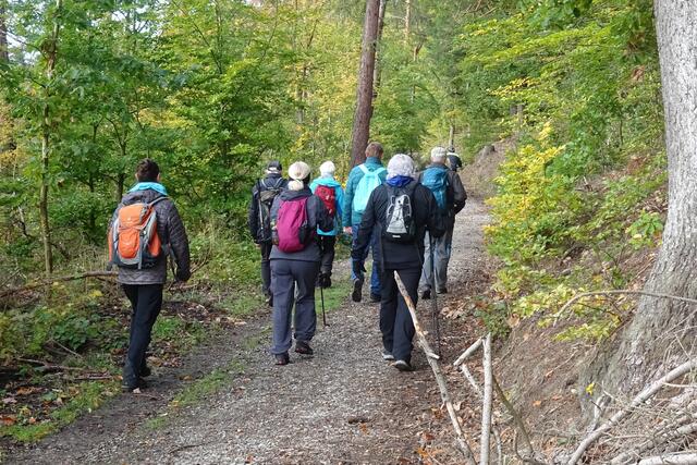 Wandergruppe auf dem Schwesterweg