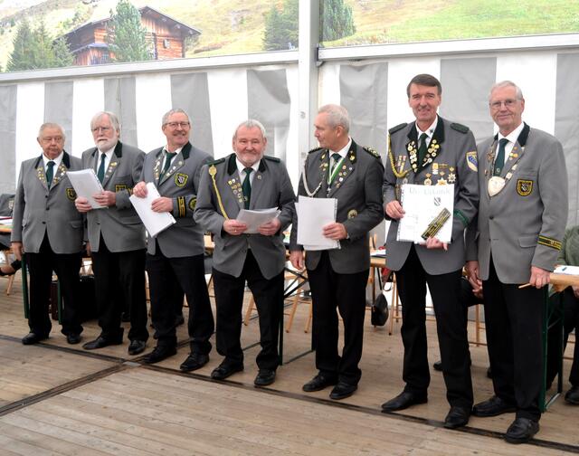 Geehrte mit dem Ehrenkreuz des KSV Burgdorf