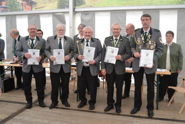 Geehrte mit dem Ehrenkreuz des KSV Burgdorf