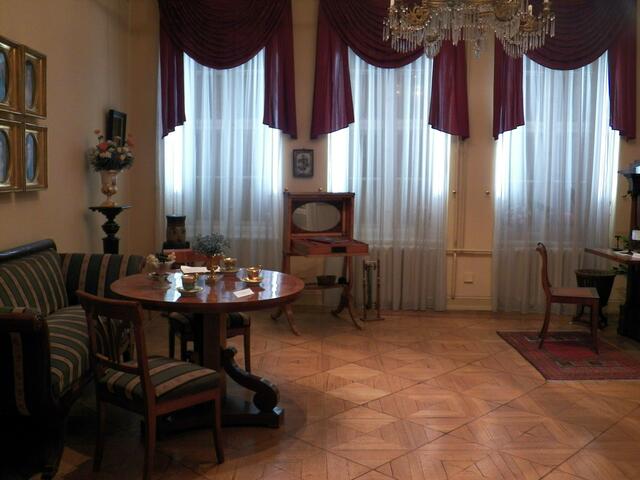 Wohnzimmer im ersten Obergeschoss sog. "Salon".