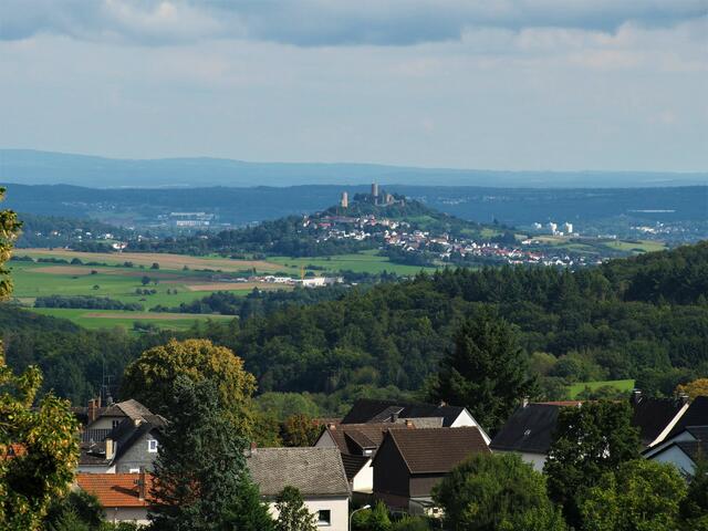 Blick auf Gießen, Ruinen Vetzberg, Gleiberg. Foto: Wolfgang Döhler