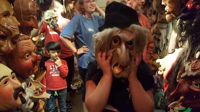 Whow, gruselig cool bei Kursen mit der Uni Augsburg (Museumspädagogik)