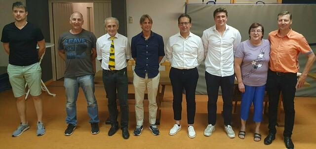 alte und neue Vorstandschaft: Andreas Jedlicka, Herwig Rolle, Günther Uhrle, Hans-Jörg Passow, Stefan Rindle-Groß, Roman Prinz, Anna Gruber, Wolfgang Weiland
