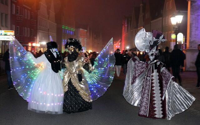 ,,Venezianische Kostüme"