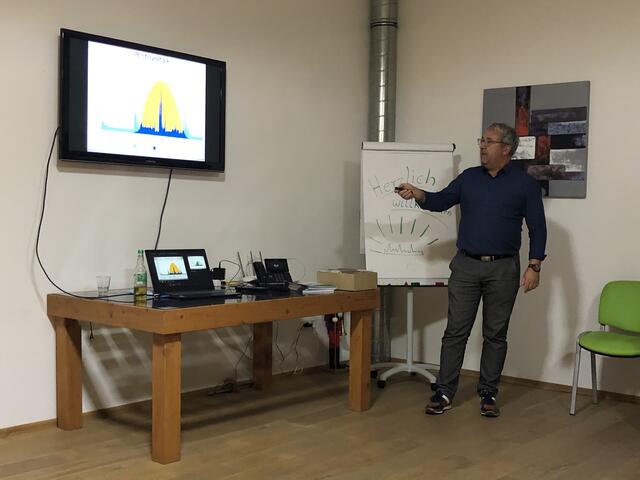 „Energie-Rundreise“ im autarken Wasserstoffhaus der Firma Hörmann Solartechnik