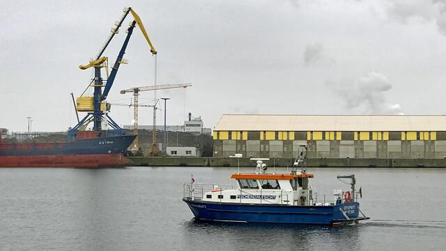 Die „Graubutt‟, ein Einsatzfahrzeug der Fischereiaufsicht Wismar, wird vor allem im Bereich der Wismarbucht eingesetzt. Foto: Helmut Kuzina