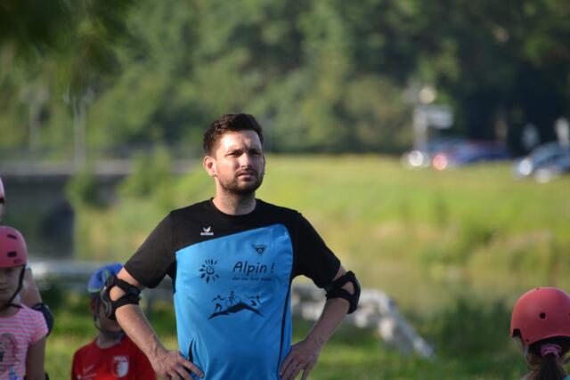 Das Training fand erstmal auf einem Straßenabschnitt bei der Bezirksmeisterstelle am Gersthofer Lechwehr in der Nähe des Kanals statt.