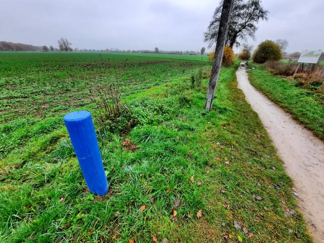 BLAU ist die Markierung für den Grünen Ring rund um Hannover.