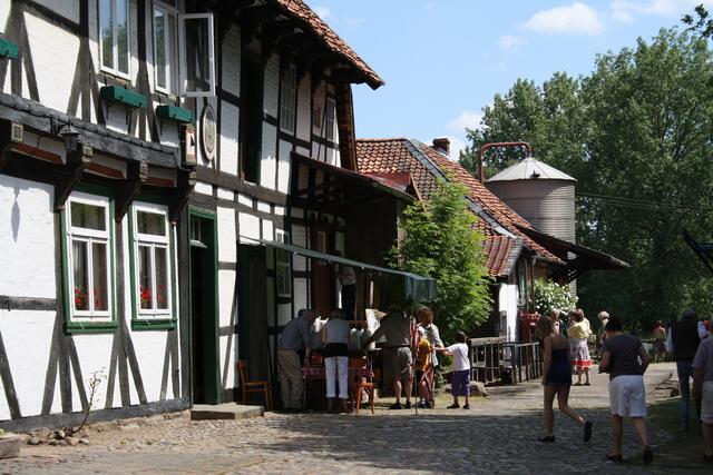 die Rothemühle in Schwülper   PLZ 38179 Schwülper, Mühlenhof 1