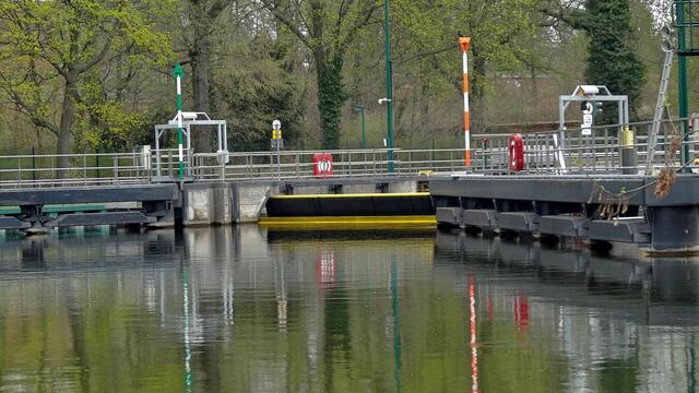 Schleuseneinfahrt vom Wrohmänner Park aus gesehen