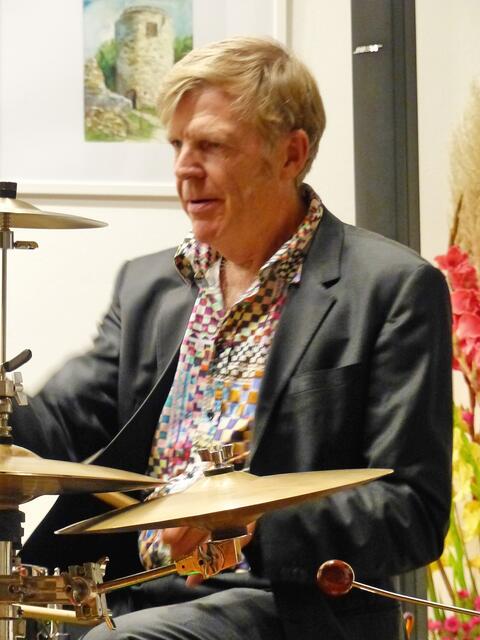 Torsten Zwingenberger findet man in verschiedenen Formationen, hier war es das Quartett. Außerdem spielt er mit BERLIN21 und ab und zu auch mit seinem Bruder Axel als "Boogie Woogie Brothers".