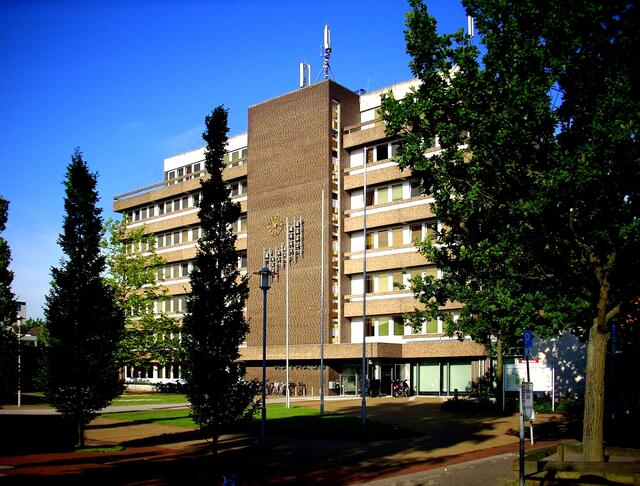 Das Rathaus für die zentrale Verwaltung der Stadt Sehnde und den Ortsteilen entstand 1976.