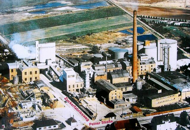 Bild 9- Die Zuckerfabrik wurde 1988 stillgelegt und anschließend abgerissen. Die freigewordene Fläche wurde anschließend bebaut.