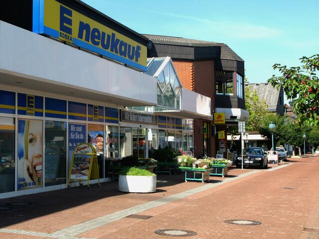 Einkaufszentrum an der Mittelstraße und dem Marktplatz.