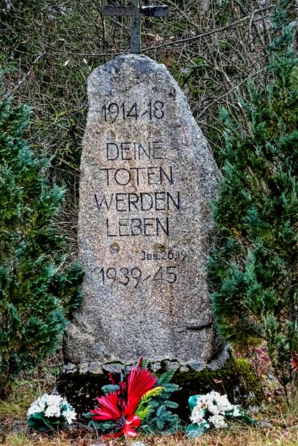 Gedenkstein an der Waldkirche Silberhütte