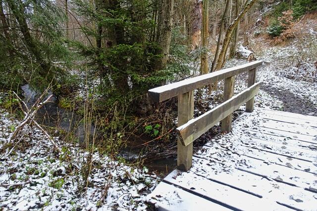über diese Brücke führt der Neudorfer historische Bergbaurundweg