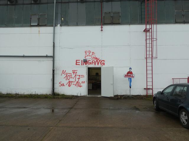 Eingang-Noch in der Aufbauphase aber bereits gut sortiert