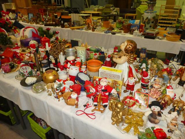 Was für Schicksale verbergen sich hinter dieser Weihnachtsdeko?