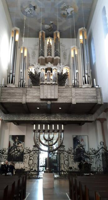 Klais-Orgel - Menora-Leuchter