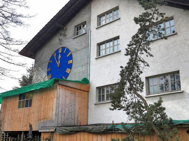 Hier stehen alle Uhren auf "fünf vor zwölf". Mühle Hunziken, eine ehemalige Wassermühle und heute ein Veranstaltungsort, wie man ihn nicht alle Tage findet.  In diesem Venue, das in der Nähe von Bern direkt an der Autobahnausfahrt Rubigen liegt, ist nichts normal, und dazu gibts immer ein großartiges Musikprogramm !