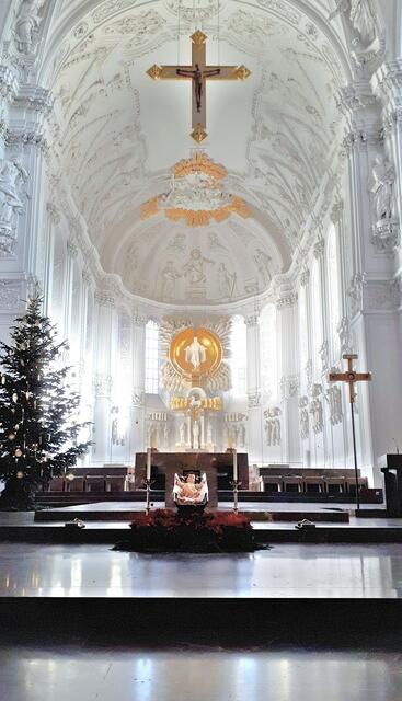 Zur Weihnachtszeit im Dom
